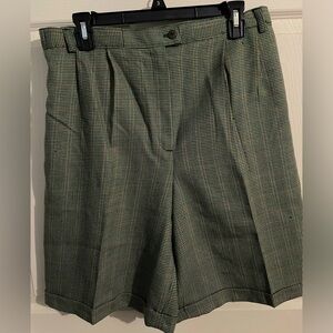 3/$15 VTG forest green wool city shorts